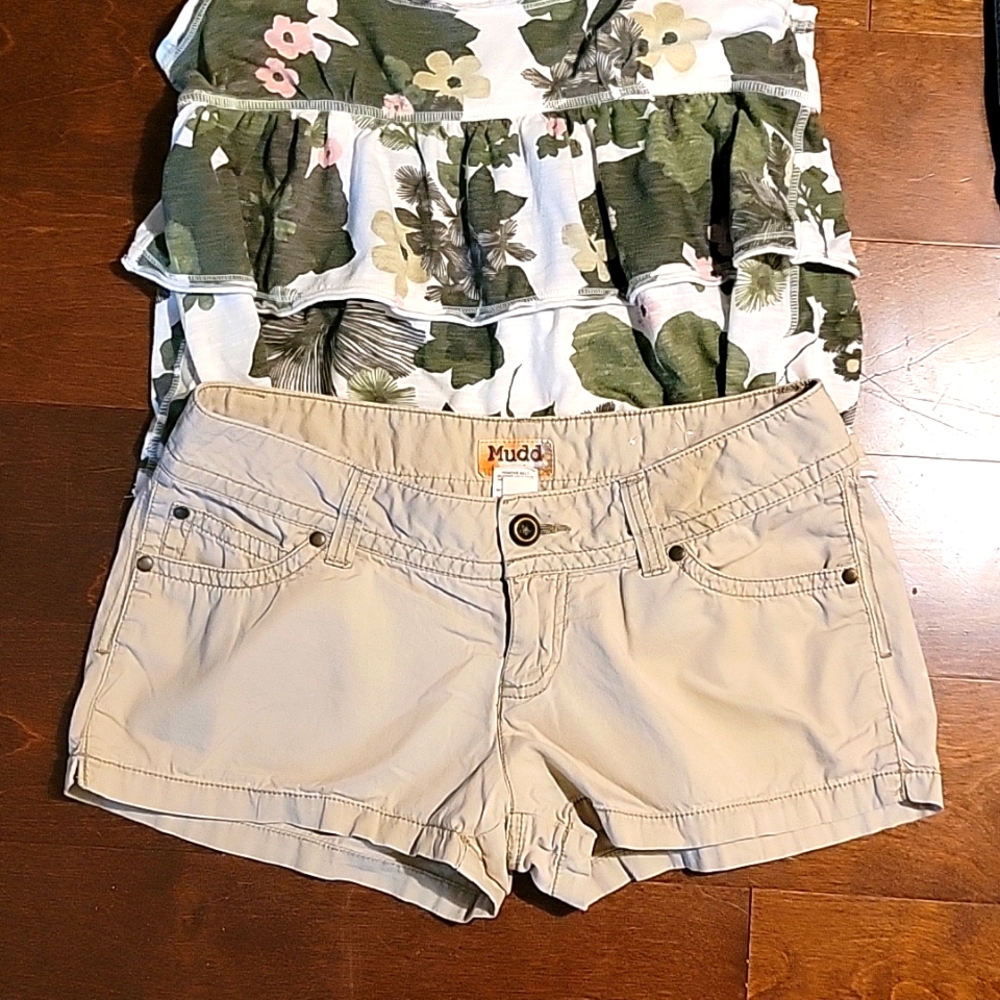 Light Khaki Shorts